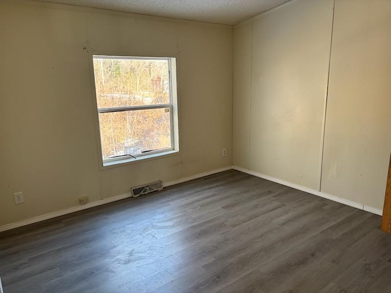 Building Photo - 823 W Oak St