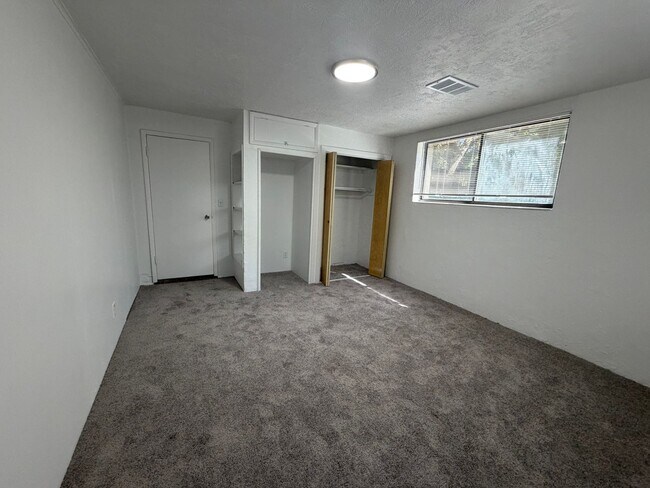 Building Photo - 4132 S Carter Cir