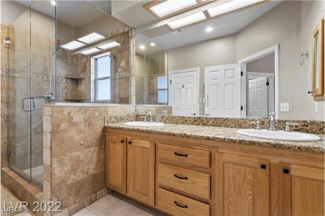 Building Photo - 778 Fairway Dr