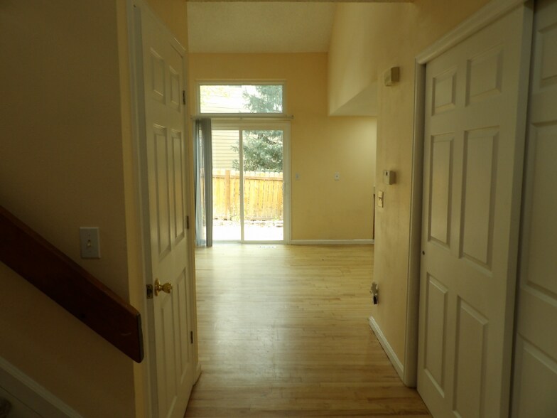 Building Photo - 3830 Gingham Way