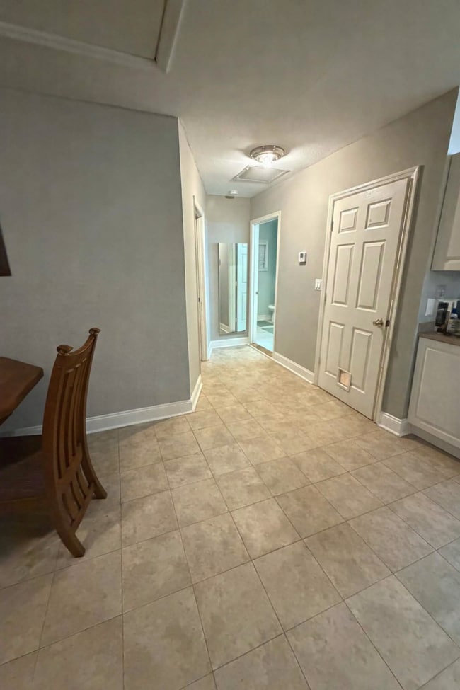 Building Photo - 6610 Golden Gate Pkwy