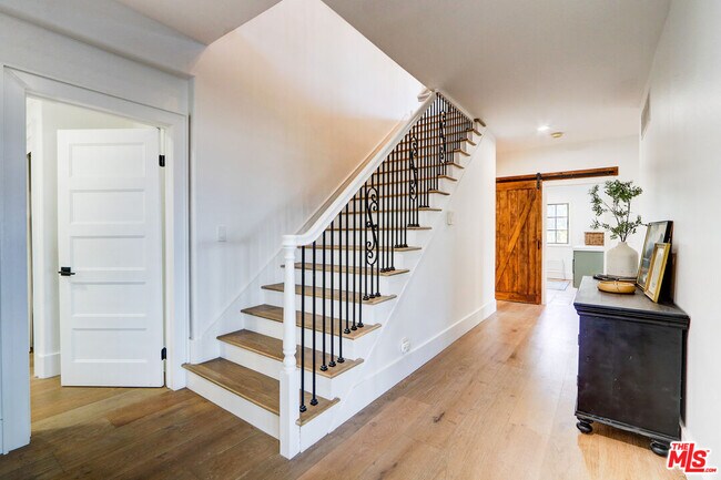 Building Photo - 456 S McKnight Rd