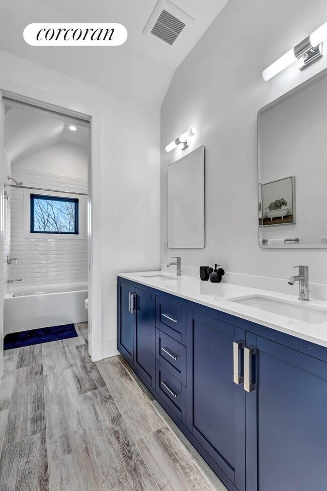 Building Photo - 24 Hedges Ln