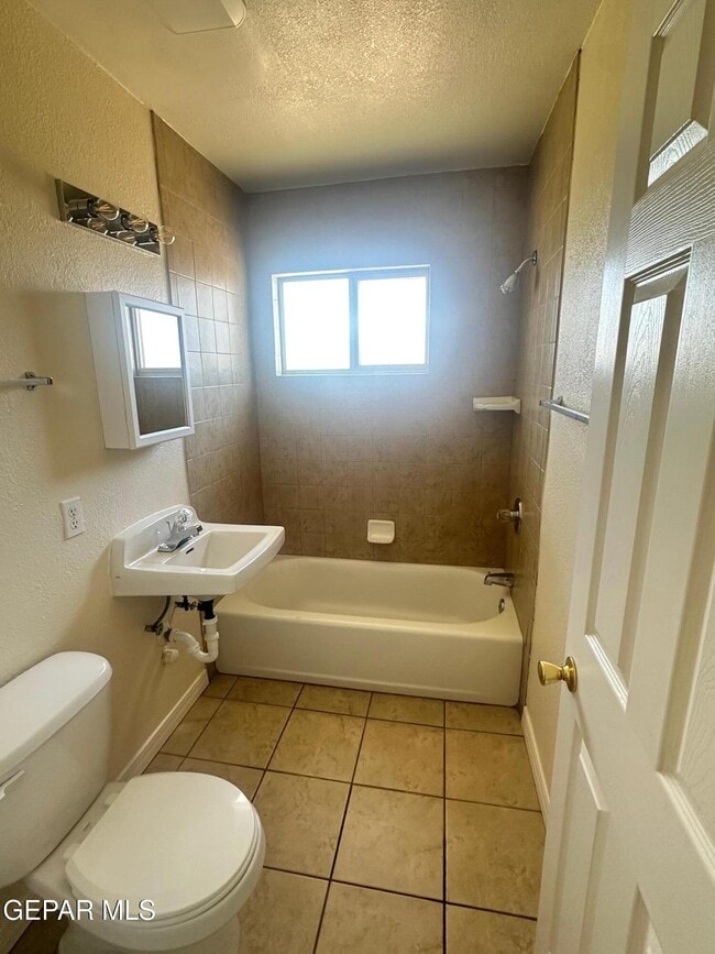 Building Photo - 5208 Blue Ridge Dr