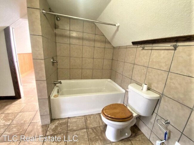 Building Photo - 3 br, 2 bath House - 439 N Washington St