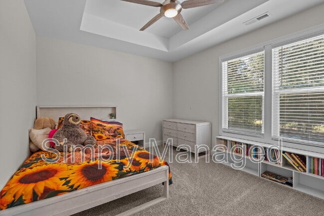 Building Photo - 124 Rocking Horse Ln