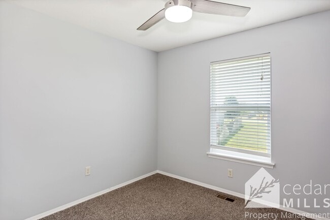 Building Photo - 5 Bedroom in Derby