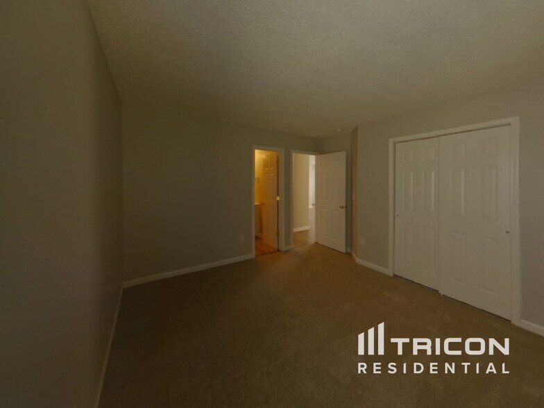Building Photo - 160 Springway Dr
