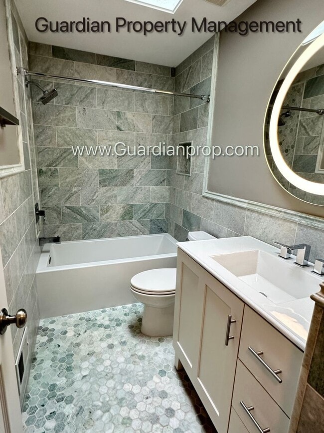 Building Photo - Eden Prairie Single Family Home, Fenced Yard, 2 Car Garage, Dishwasher W/D
