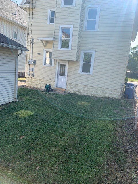 Building Photo - 1292 Fry Ave