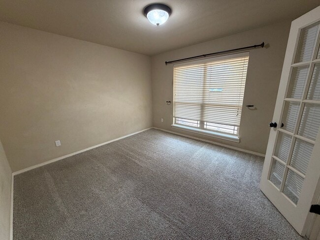 Building Photo - Beautiful and Cozy 3bed/2bath with an Office Available in North Norman!