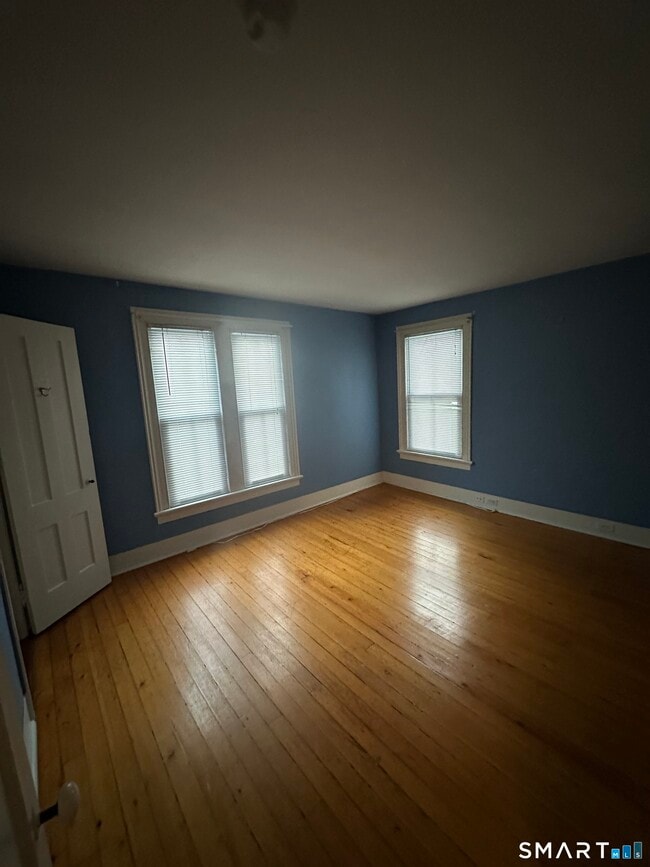 Building Photo - 57 Maple St