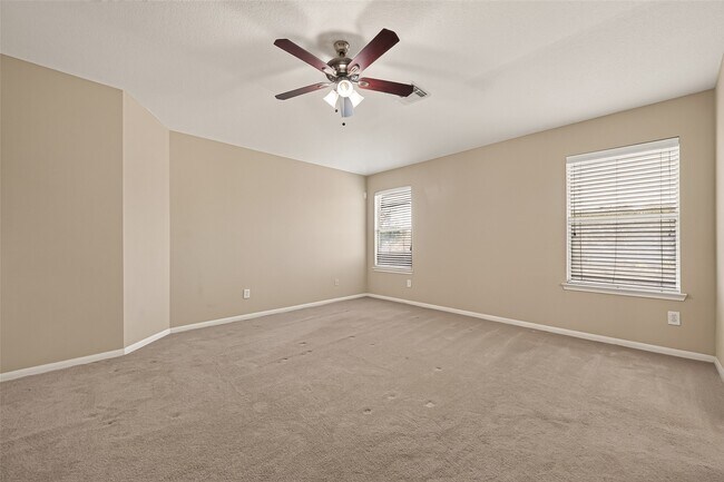 Building Photo - 26339 Richwood Oaks Dr