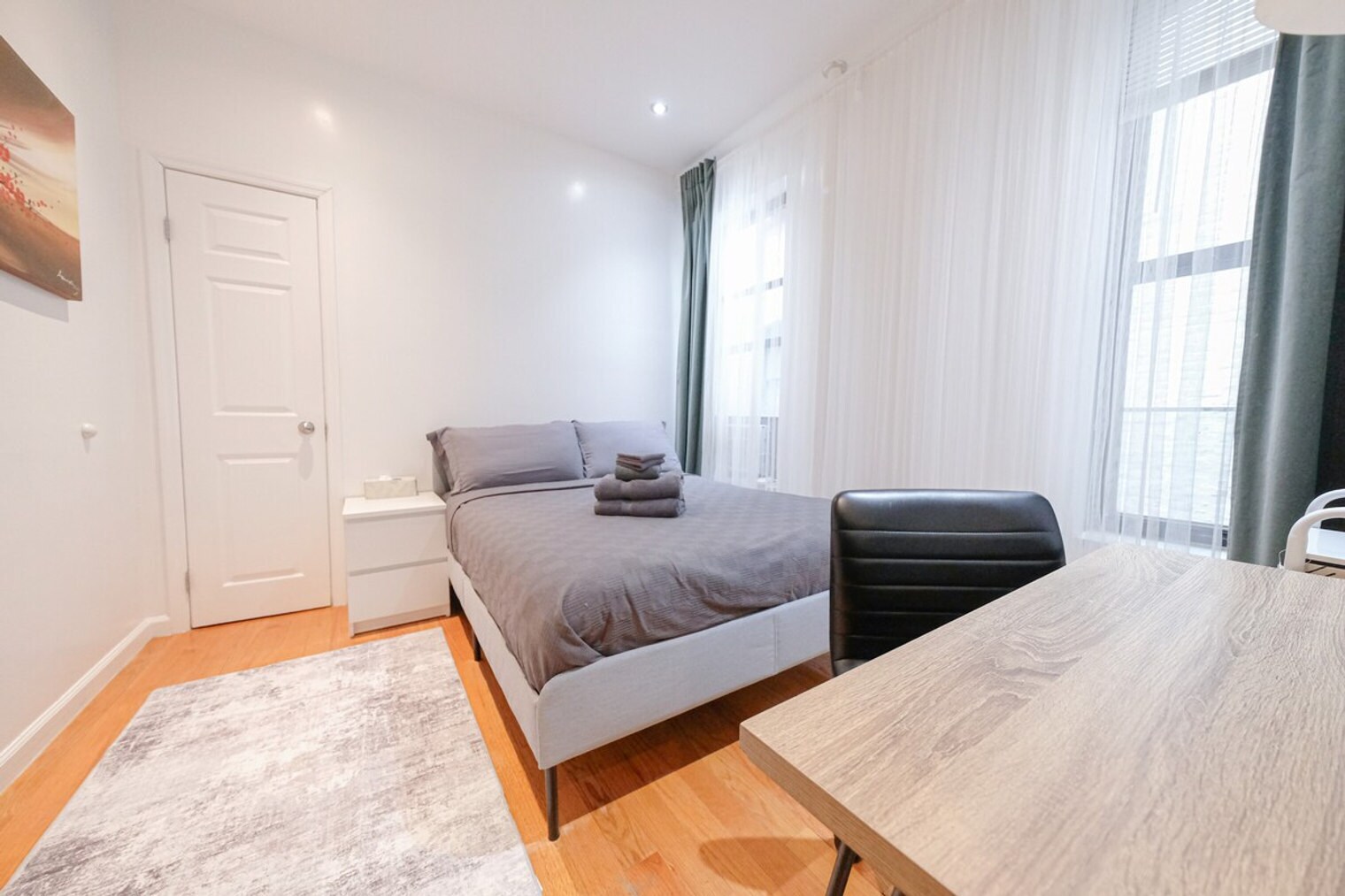 Building Photo - 5 W 101st St