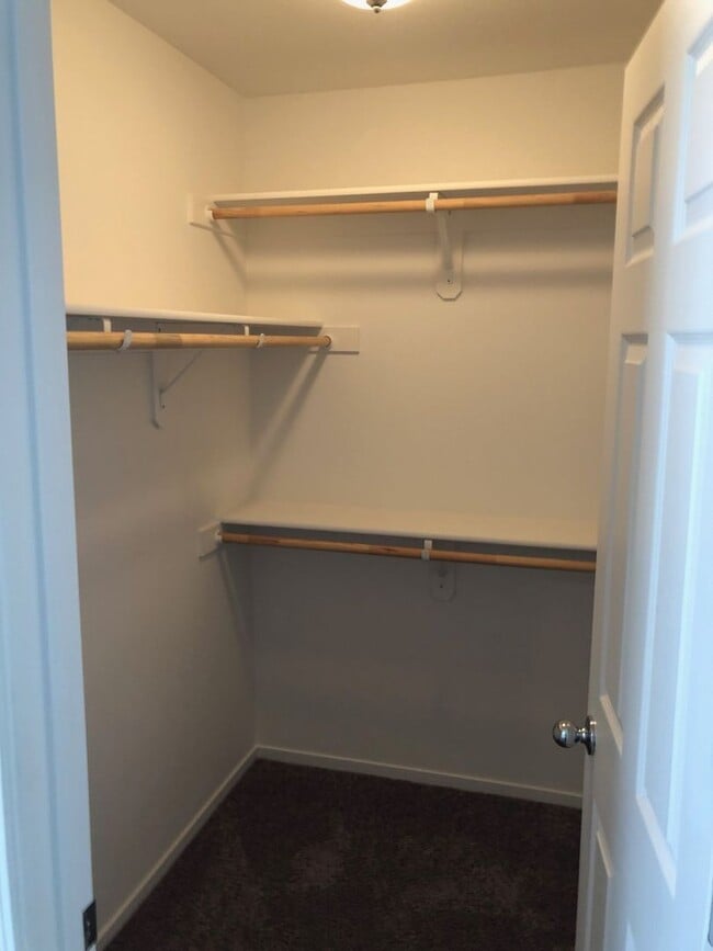 Building Photo - $2395.00 - NEW FLOORING UPSTAIRS - STAINLE...
