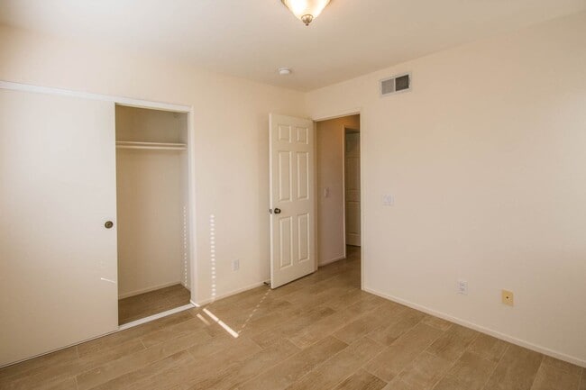 Building Photo - Beautiful 3 Bedroom Home in Rancho Carrillo!