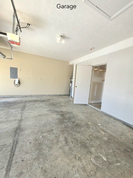 Building Photo - 7339 Autumn Crossing Way