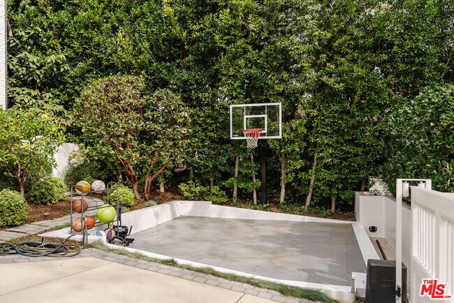 Building Photo - 957 Corsica Dr