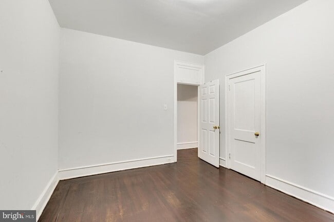 Building Photo - 4836 Walnut St