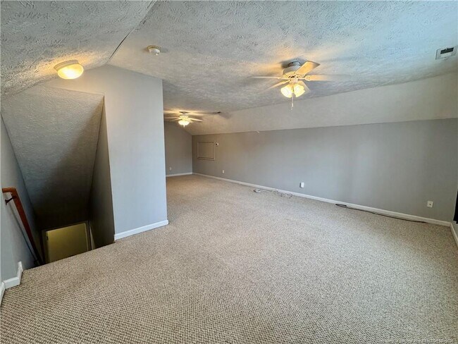 Building Photo - 271 Stone Cross Dr