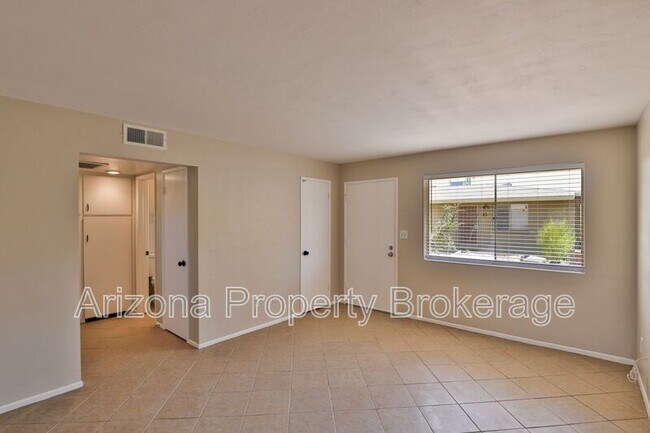 Building Photo - 2110 S Granada Dr