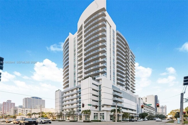 Building Photo - 315 NE 3rd Ave