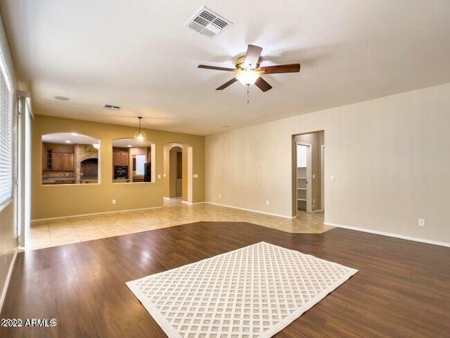 Building Photo - 2406 W Sienna Bouquet Pl