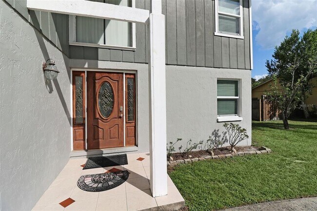 Building Photo - 18423 Swan Lake Dr