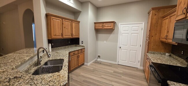 Building Photo - 14575 W Mountain View Blvd