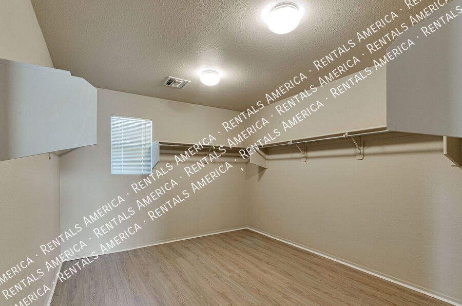 Building Photo - 6644 S SQUAWROOT Pl