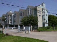 Building Photo - 18617 Egret Bay Blvd