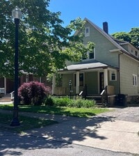 Building Photo - 2652 E 115th St