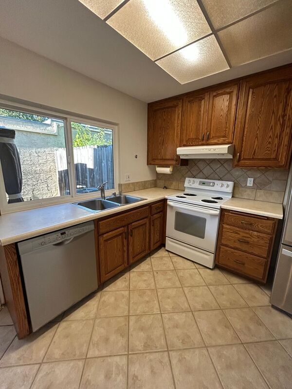Building Photo - 10546 Kerrigan Ct