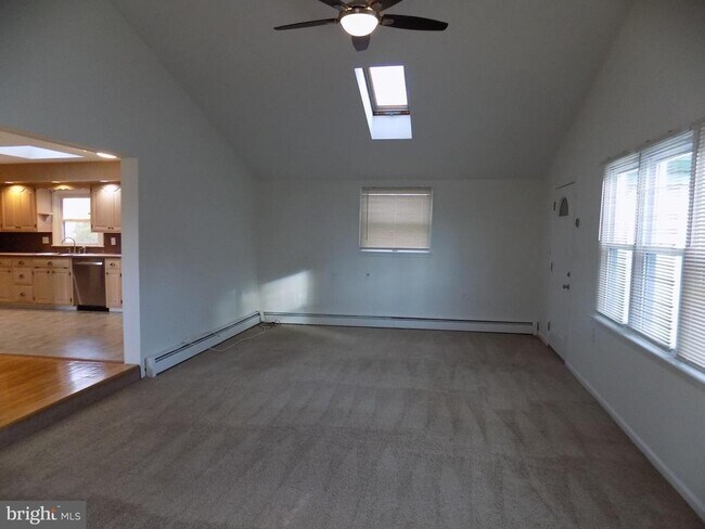 Building Photo - 3168 Middle Creek Rd