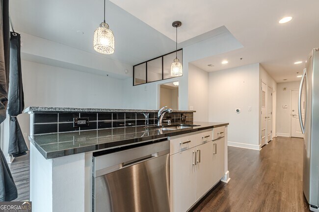 Building Photo - 44 Peachtree Pl NW