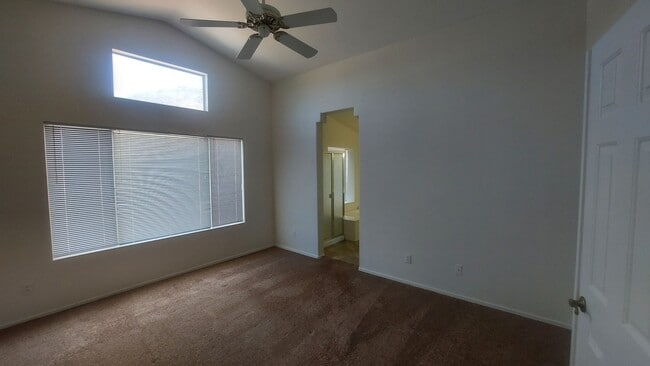 Building Photo - GORGEOUS GLENDALE HOME!