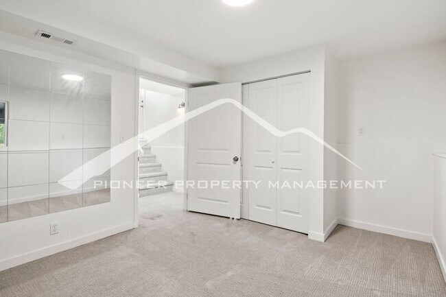 Building Photo - 610 Catalina Dr
