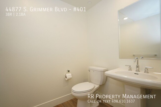 Building Photo - Brand New Top Floor Condo in Excellent Fre...