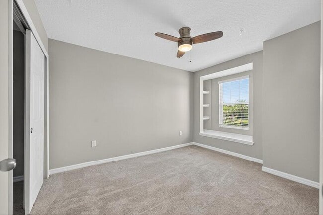 Building Photo - 9415 Randal Park Blvd