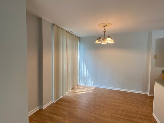 Building Photo - 5810 Oakwood Dr