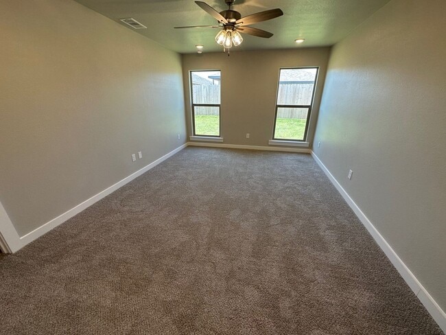Building Photo - Brand new in The Meadows!