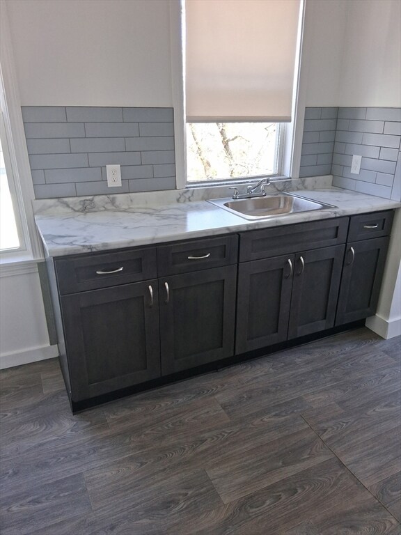 Building Photo - 16 Mason St