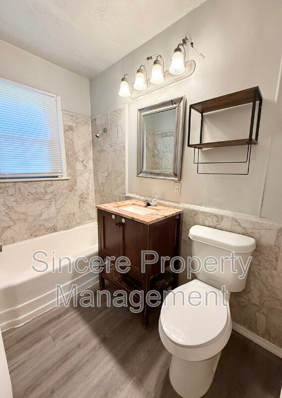 Building Photo - 4120 SE 41st St