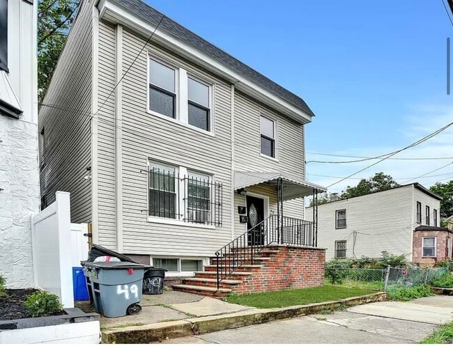 Building Photo - 49 Tichenor Terrace