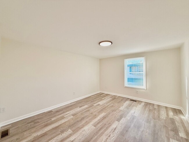 Building Photo - Home at Last!