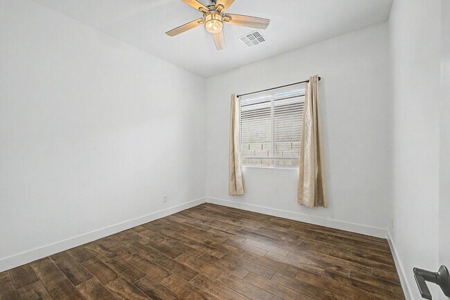 Building Photo - 13103 N 174th Dr