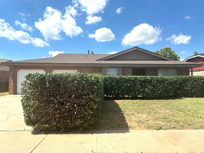 Primary Photo - 3bed/2Bath Available 9/10