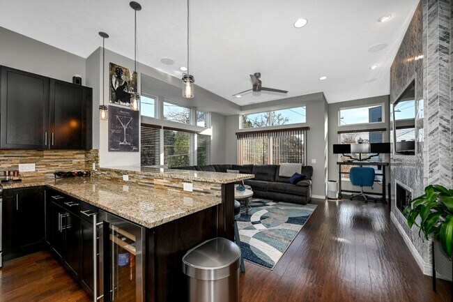 Building Photo - 18875 Riversouth Terrace