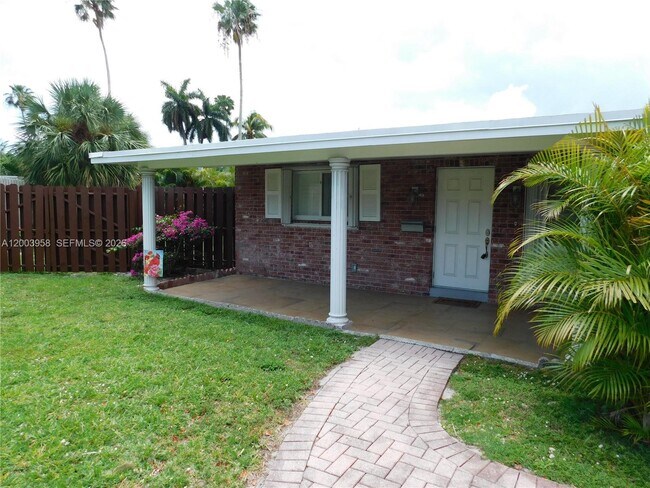 Building Photo - 108 NE 30th St