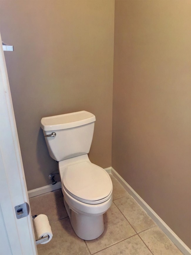 Building Photo - 2907 Blossom Park Drive Southeast